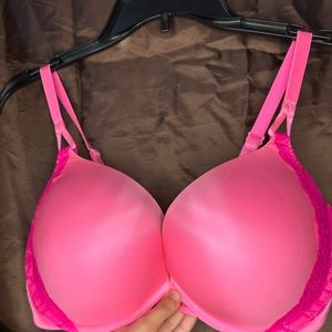 VICTORIA'S SECRET
BOMBSHELL BRA